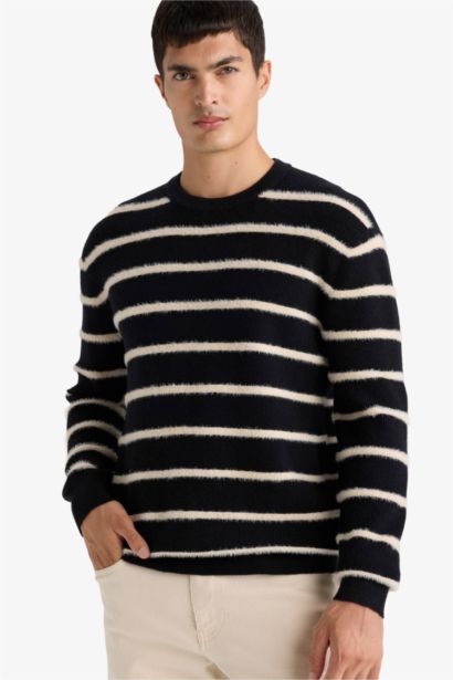Standard Fit Crew Neck Knitwear Pullover