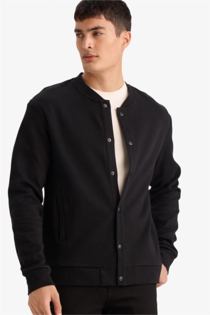 Crew Neck with Pockets Buttoned Bomber Jacket