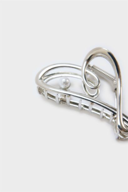 توكة شعر حريمي فضي على شكل قلب