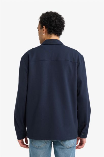 جاكيت قميص قصة عادية بجيب قماش ستريج