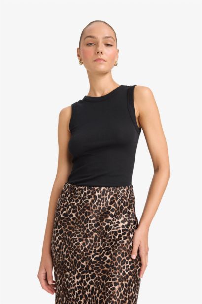 Slim Fit Basic Camisole Crew Neck Tank Top