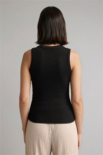 Slim Fit Basic Camisole Crew Neck Tank Top