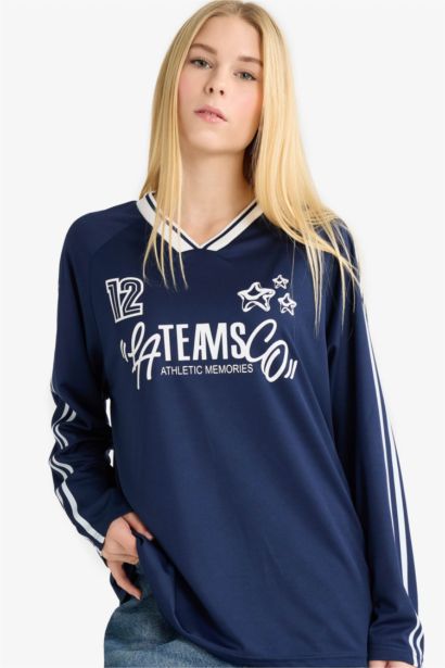 Oversize Fit V Neck Printed T-Shirt