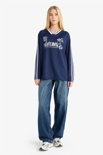 Oversize Fit V Neck Printed T-Shirt