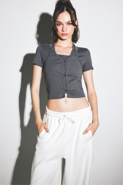 T-shirt à manches courtes et col halter