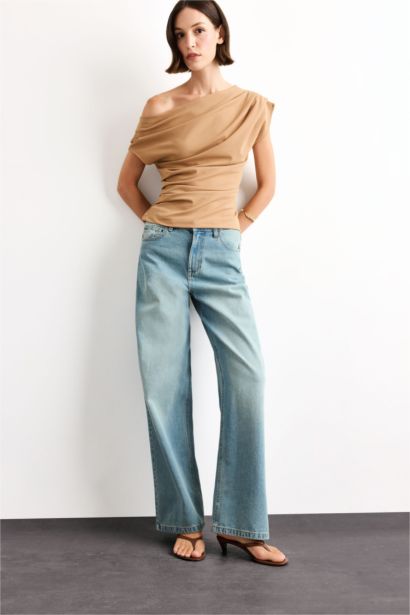 بلوزة مخصر سليم فيت سادة بكتف واحد