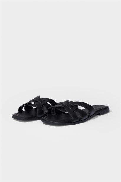 شبشب نسائي بكعب مسطح DCEY x DeFacto