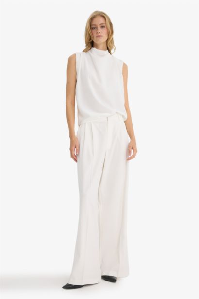 Regular Fit Turtleneck Sleeveless Blouse