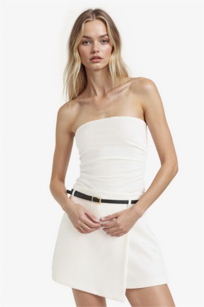 تنورة شورت قصة عادية بحزام