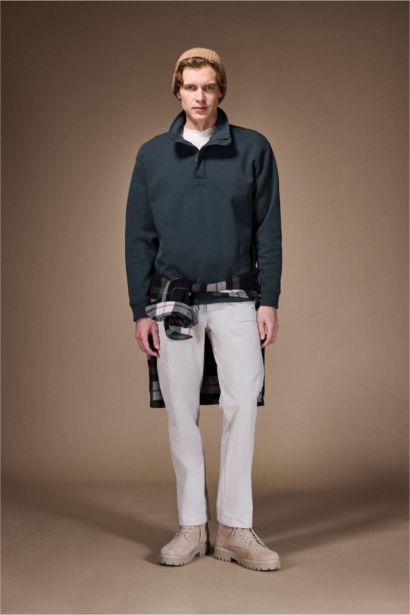 سويت شيرت قصة عادية بسوستة نصفي