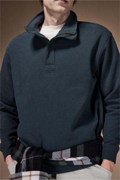 سويت شيرت قصة عادية بسوستة نصفي