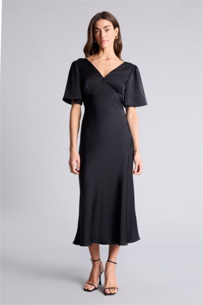 Платье с коротким рукавом стандартного кроя с V-образным вырезом из сатина