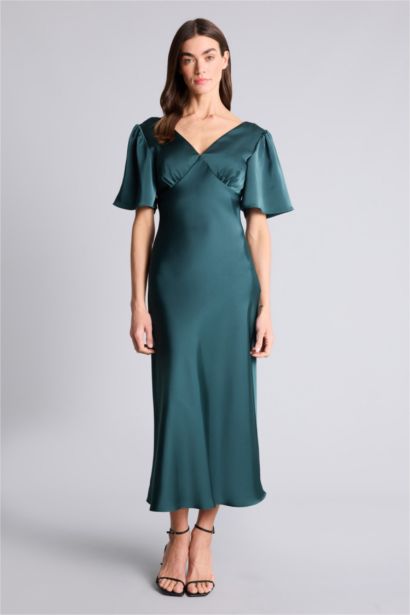 فستان ستان نص كم قصة عادية بياقة V