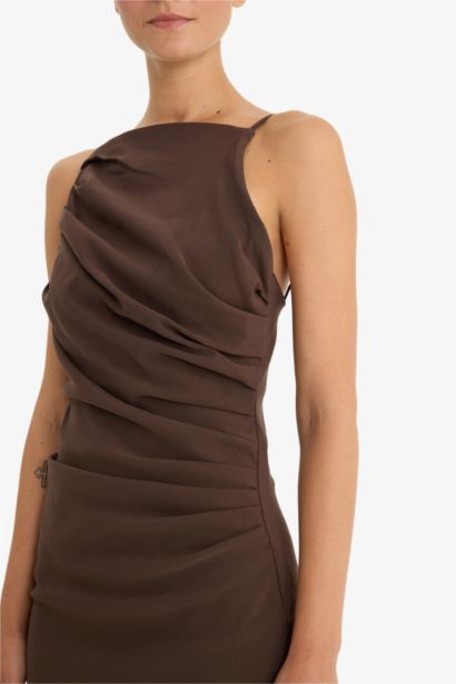 Robe moulante sans manches en tissu bengaline