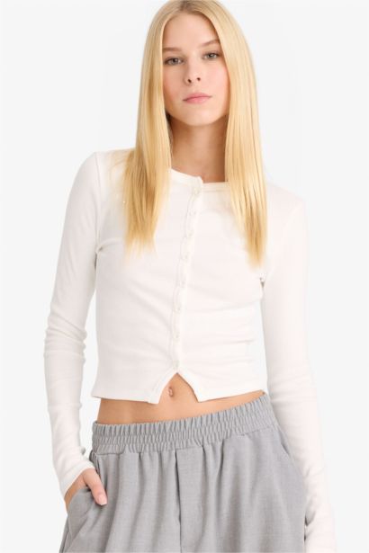 جاكيت مضلع مخصر بياخة مستديرة بأزرار