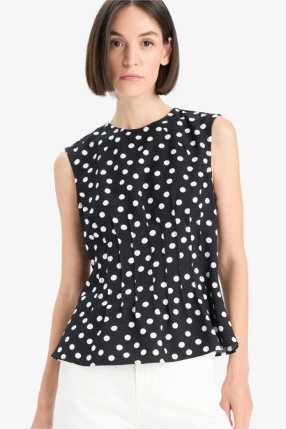 Slim Fit Crew Neck Polka Dot Sleeveless Blouse
