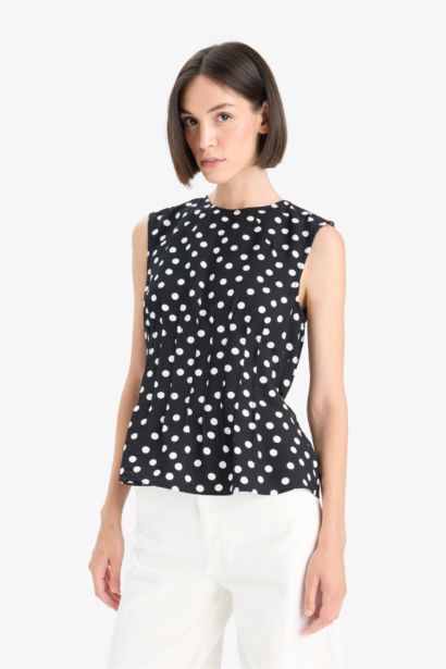Slim Fit Crew Neck Polka Dot Sleeveless Blouse