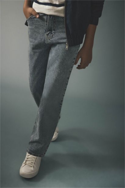 Boy Wide Leg Straight Leg Jeans