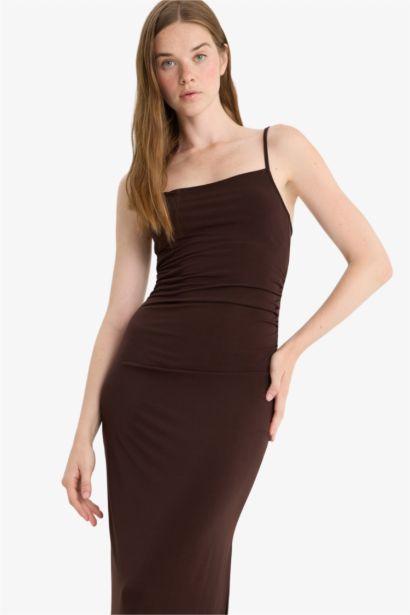 Bodycon Vücudu Saran Askılı Midi Elbise