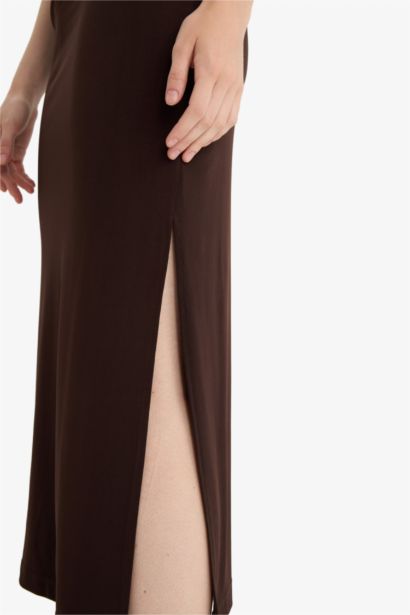 Bodycon Vücudu Saran Askılı Midi Elbise