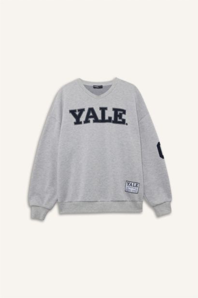سويت شيرت مطبوع اوفر سايز بياخة مستديرة من جامعة ييل