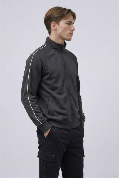 جاكيت اوفر سايز بياخة عالية قماش يسمح بمرور الهواء