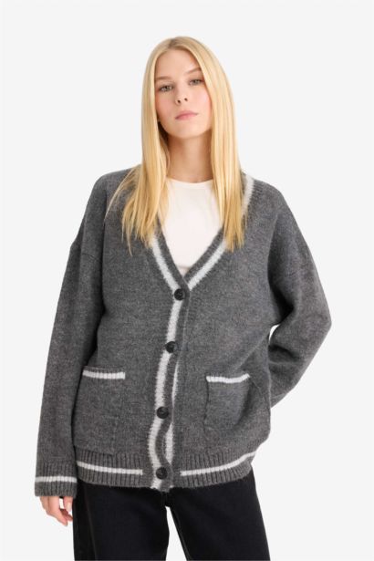 Oversize Fit V-Neck Cardigan