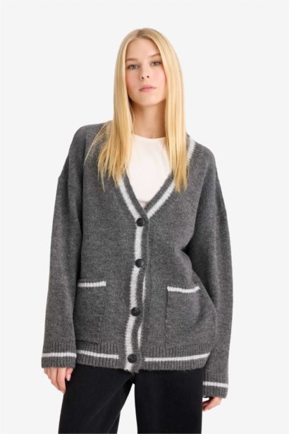 Oversize Fit V-Neck Cardigan