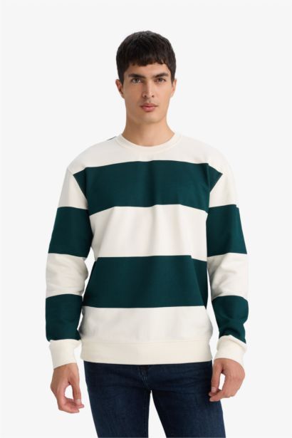 سويت شيرت مخطط برقبة مستديرة