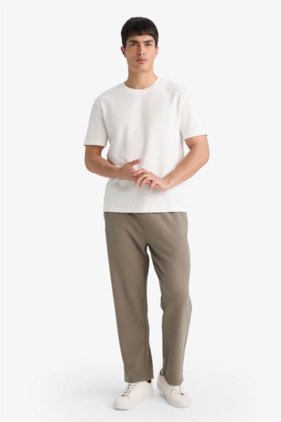 بنطلون قصة عادية وخصر برباط