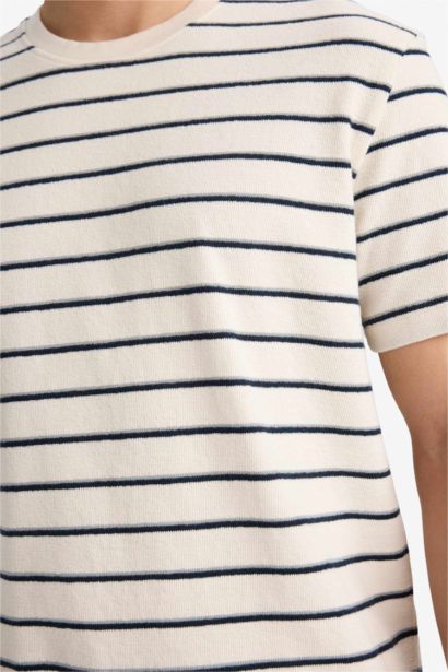 تيشيرت نص كم قصة عادية