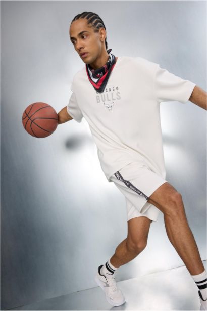 Футболка NBA Chicago Bulls Relax Fit с круглым вырезом и коротким рукавом