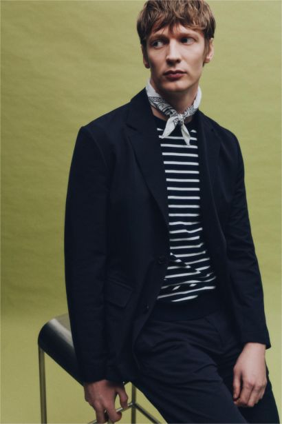 بليزر مخطط مودرن فيت