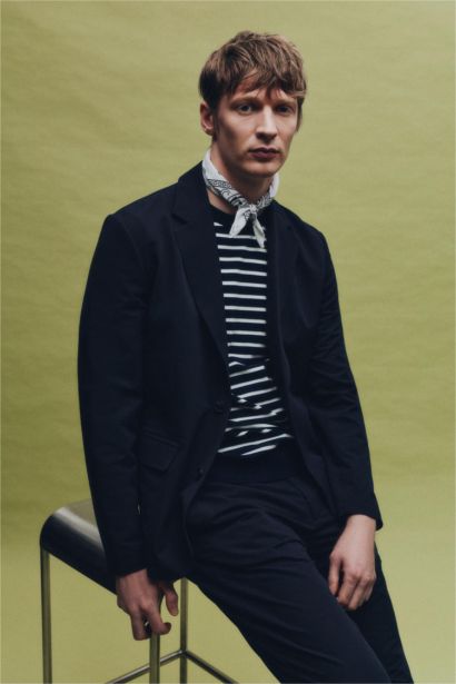 بليزر مخطط مودرن فيت