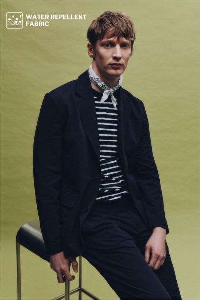 بليزر مخطط مودرن فيت