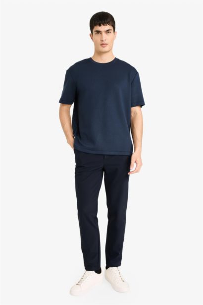 تيشيرت نص كم قصة عادية برقبة مستديرة