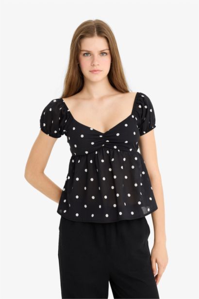 Blouse à col cœur à pois en voile à manches courtes Coupe régulière