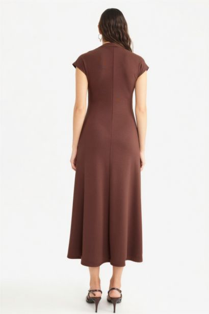 Yarım Balıkçı Yaka Ribana Kısa Kollu Midi Elbise