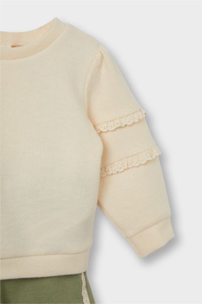 طقم بياقة مستديرة من قطعتين