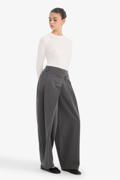 Брюки Baggy Fit стандартной длины с двумя карманами