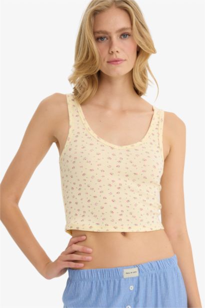 Fall in Love Ribbon Floral Print Undershirt