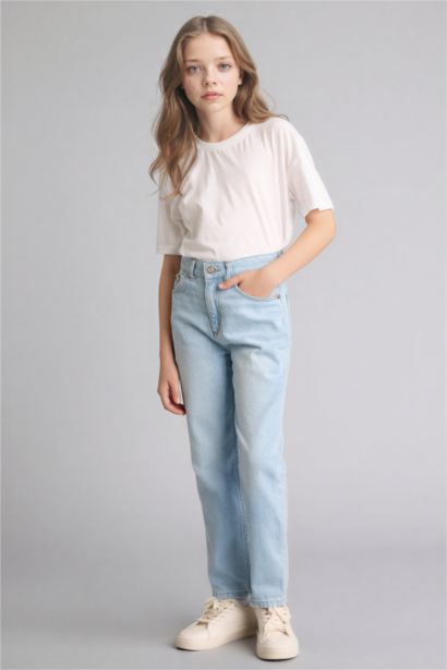 Girl Mom Fit Wide Leg Jeans