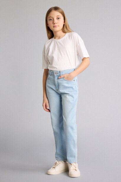 Girl Mom Fit Wide Leg Jeans
