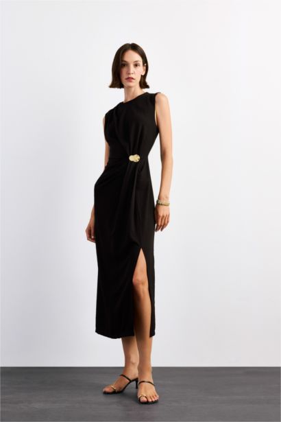 فستان ميدي بوبلين مخصر بفتحة مفصل بمشبك