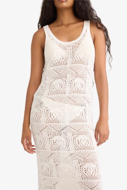 فستان سليم فيت قصة ضيقة وياخة مستديرة