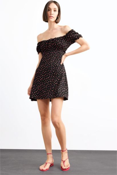 فستان قصير فلورال منسوج بقصة A ردن عريض