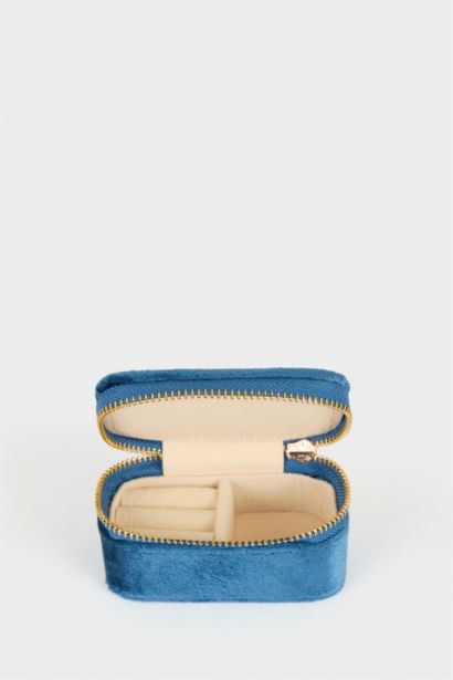 Kadın Mavi Takı Kutusu