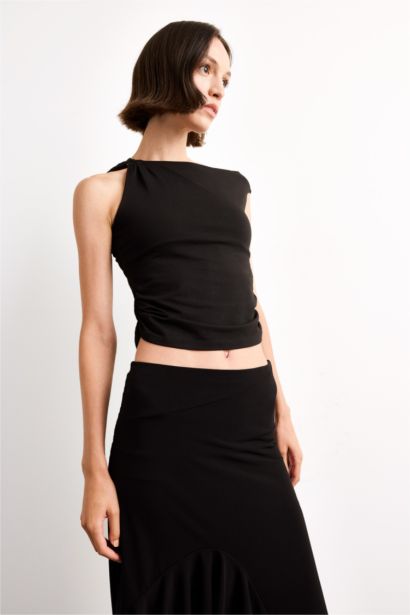 بلوزة بياخة عريضة غير متماثل