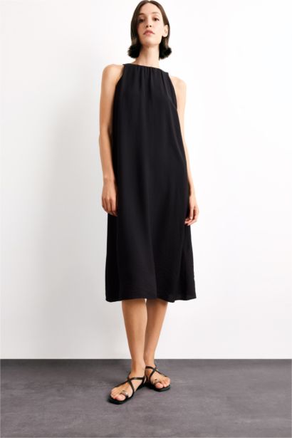 Crinkle Fabric Sleeveless Midi Dress