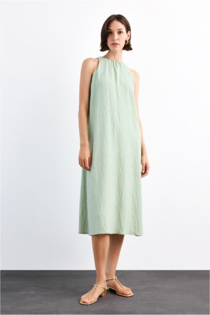 Crinkle Fabric Sleeveless Midi Dress